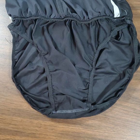 Run in Rabbit Running Shorts with Built‎ in Panty Size Small - Picture 7 of 10